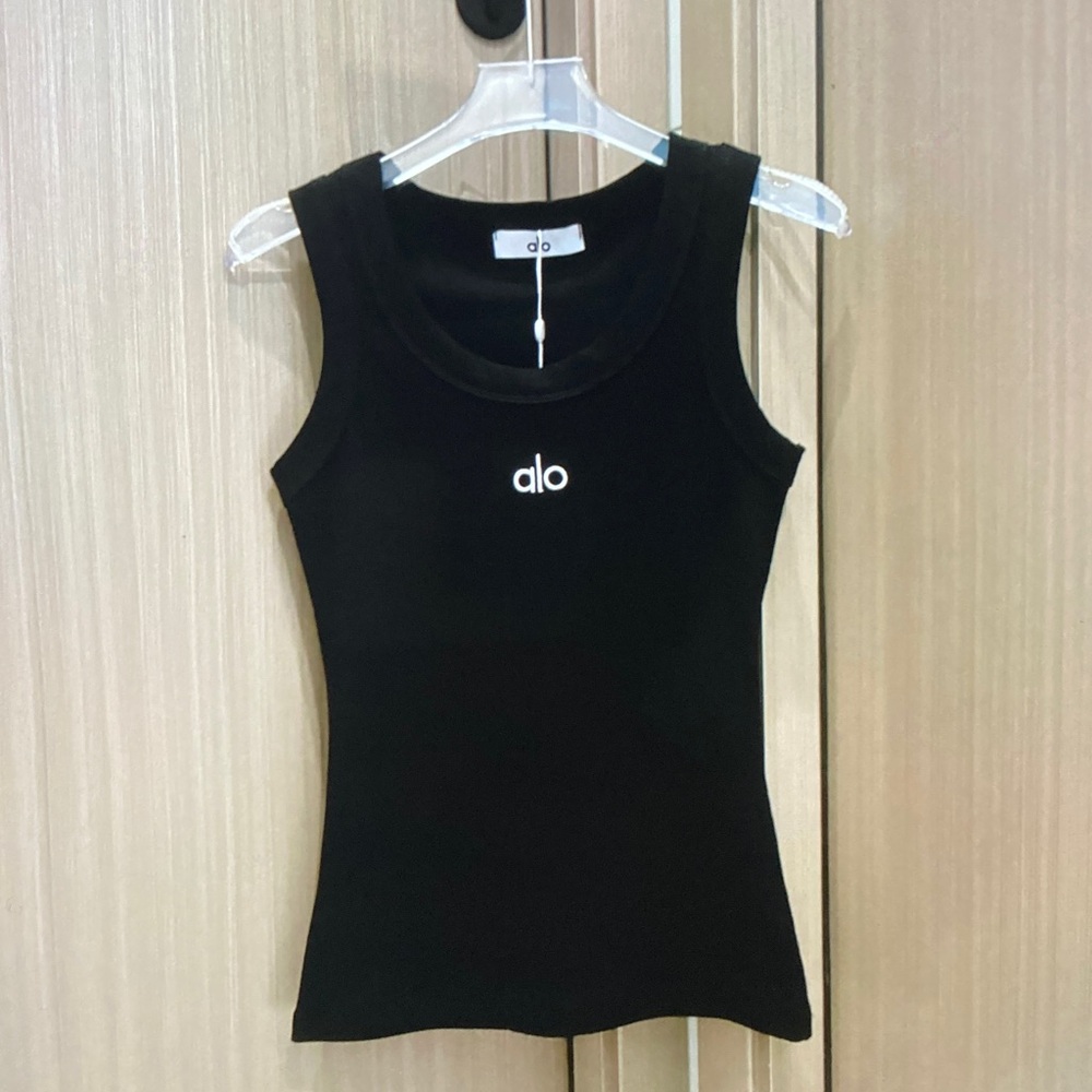 Alo Yoga Luxury Athletic Tank Top